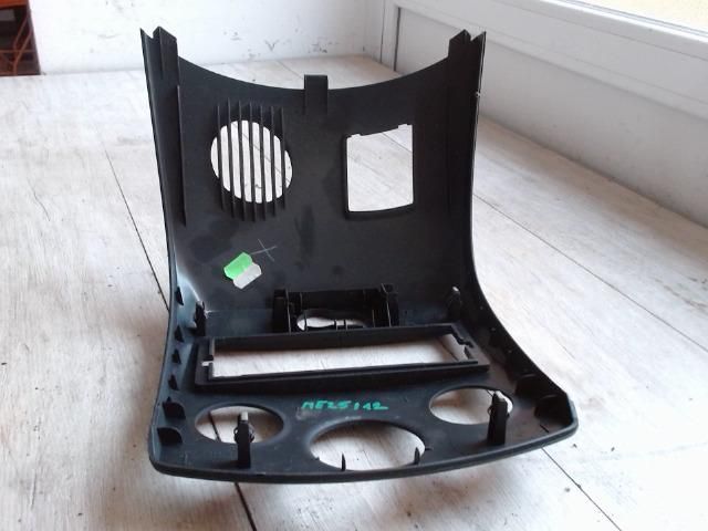 bontott RENAULT CLIO III Középkonzol Keret