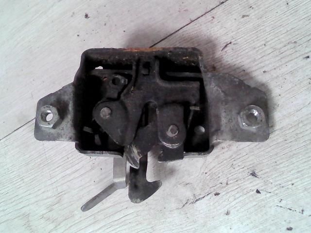 bontott RENAULT CLIO III Motorháztető Zárszerkezet