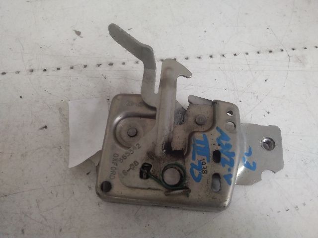 bontott RENAULT CLIO III Motorháztető Zárszerkezet