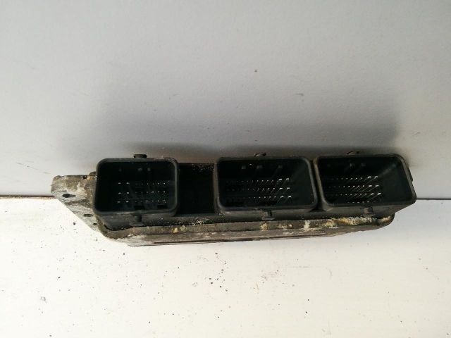 bontott RENAULT CLIO III Motorvezérlő
