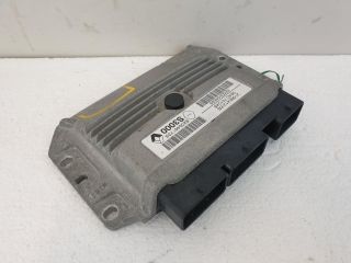 bontott RENAULT CLIO III Motorvezérlő