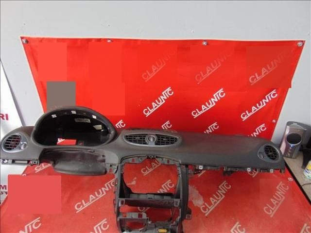 bontott RENAULT CLIO III Műszerfal Héj