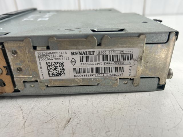 bontott RENAULT CLIO III Rádió / CD