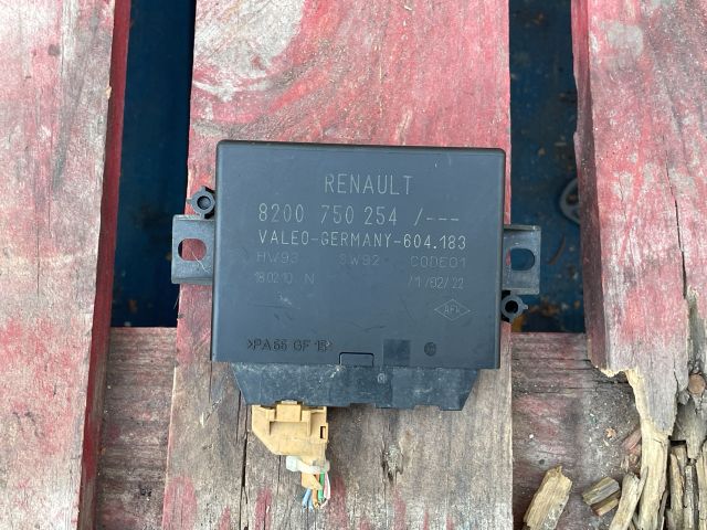 bontott RENAULT CLIO III Tolatóradar Elektronika