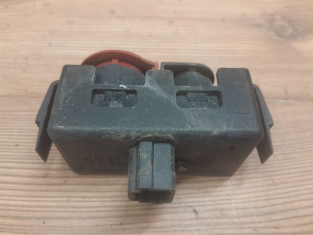 bontott RENAULT CLIO III Vészvillogó Kapcsoló