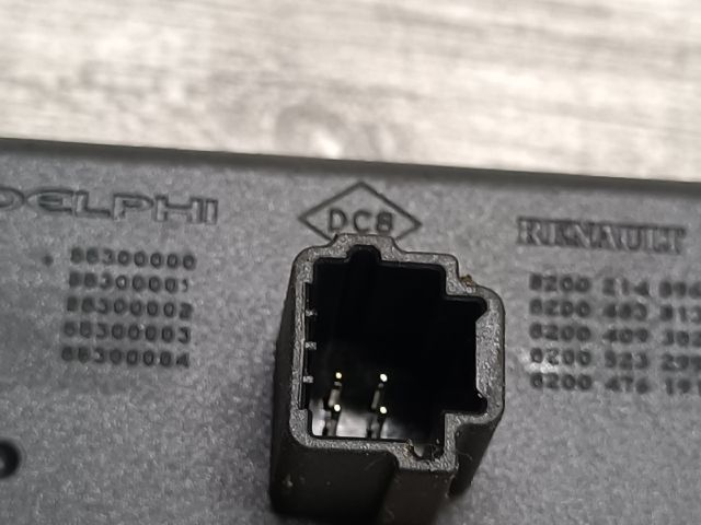 bontott RENAULT CLIO III Vészvillogó Kapcsoló