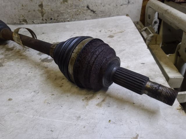 bontott RENAULT CLIO IV Bal Féltengely