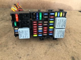 bontott RENAULT CLIO IV Biztosítéktábla Motortér