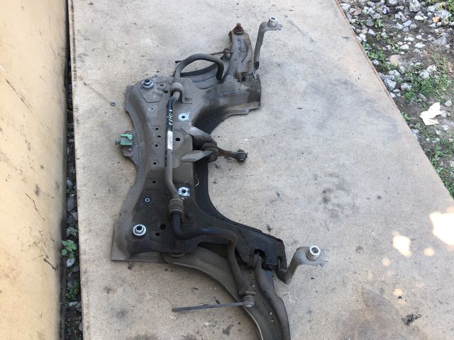 bontott RENAULT CLIO IV Első Bölcső