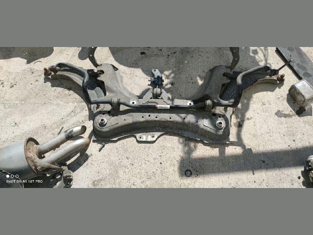 bontott RENAULT CLIO IV Első Bölcső