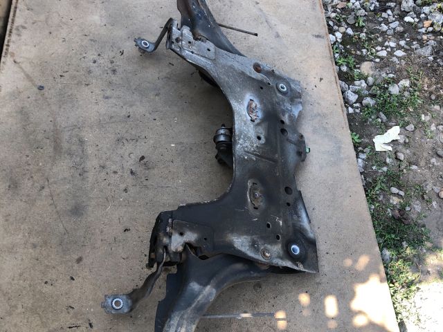 bontott RENAULT CLIO IV Első Bölcső