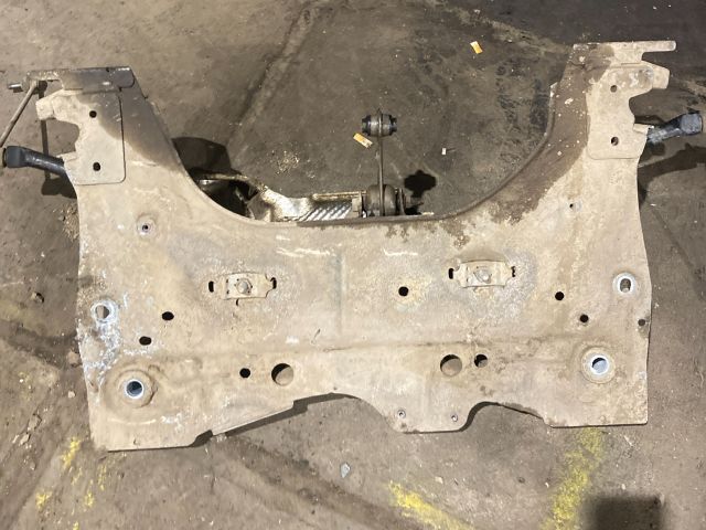 bontott RENAULT CLIO IV Első Bölcső