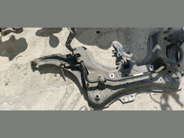 bontott RENAULT CLIO IV Első Bölcső