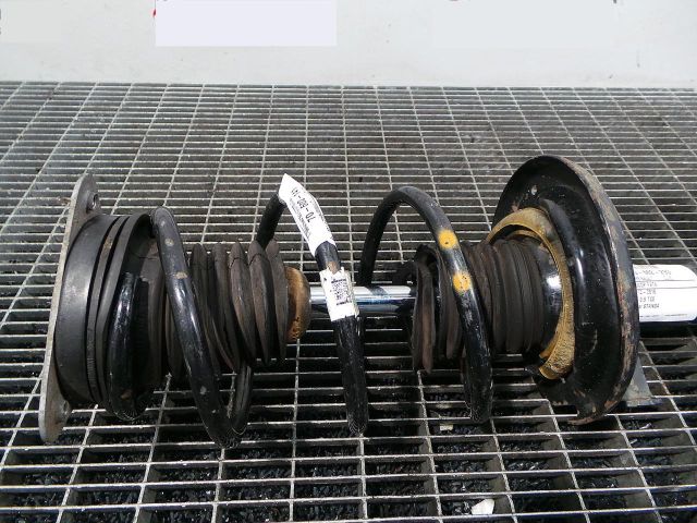 bontott RENAULT CLIO IV Első Rugó