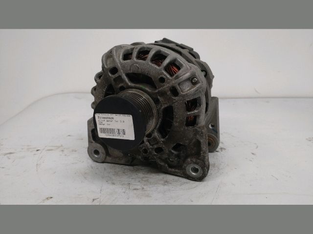 bontott RENAULT CLIO IV Generátor