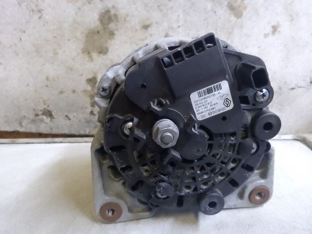 bontott RENAULT CLIO IV Generátor