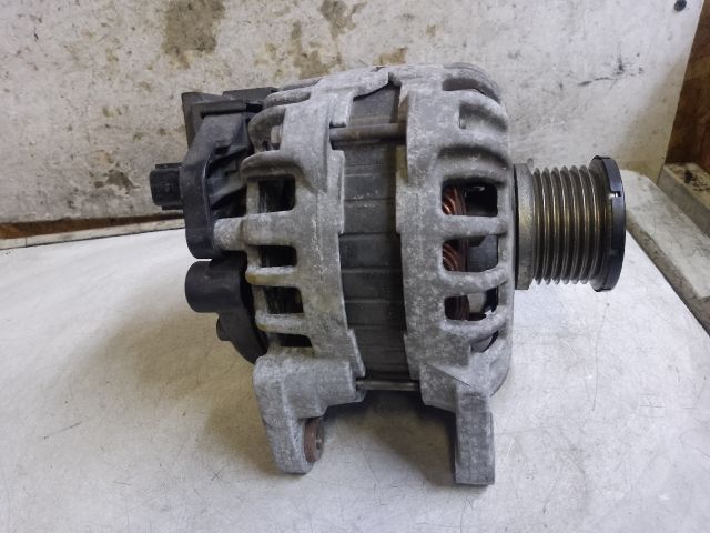 bontott RENAULT CLIO IV Generátor