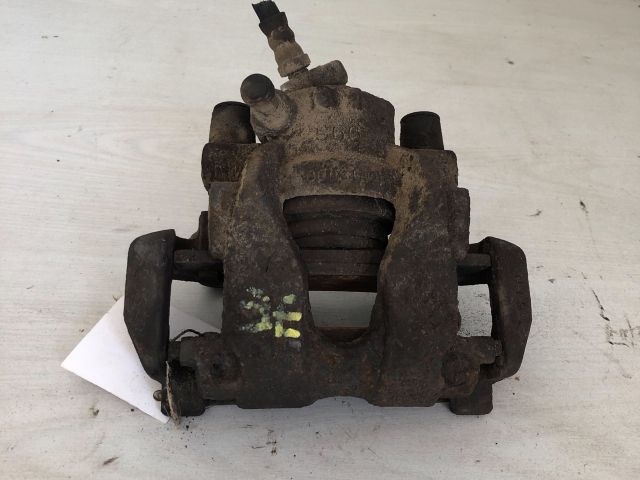 bontott RENAULT CLIO IV Jobb első Féknyereg Munkahengerrel