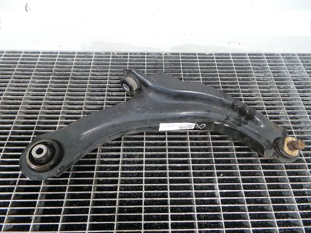 bontott RENAULT CLIO IV Jobb első Lengőkar