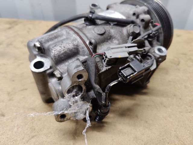 bontott RENAULT CLIO IV Klímakompresszor