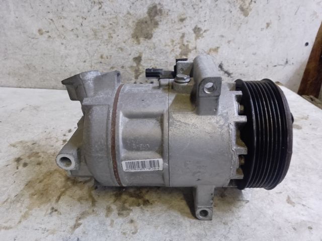 bontott RENAULT CLIO IV Klímakompresszor