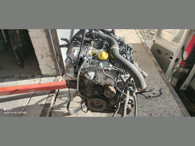bontott RENAULT CLIO IV Komplett Motor (Segédberendezésekkel)