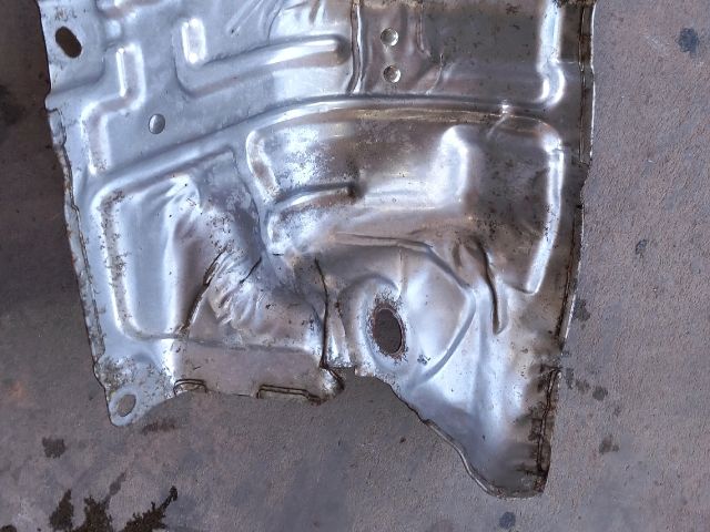 bontott RENAULT CLIO IV Leömlő Hővédő Lemez