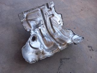 bontott RENAULT CLIO IV Leömlő Hővédő Lemez