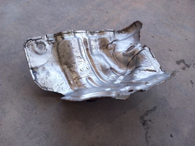 bontott RENAULT CLIO IV Leömlő Hővédő Lemez