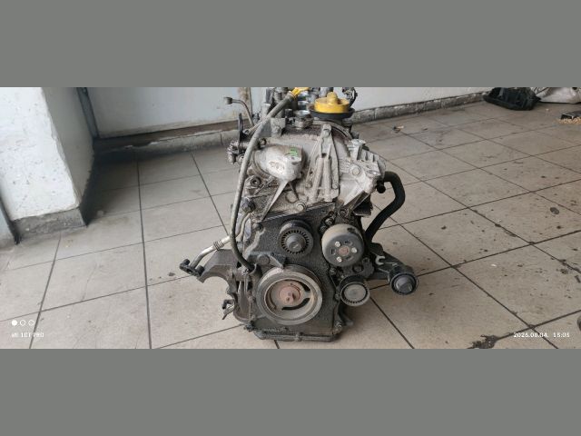 bontott RENAULT CLIO IV Motor (Fűzött blokk hengerfejjel)