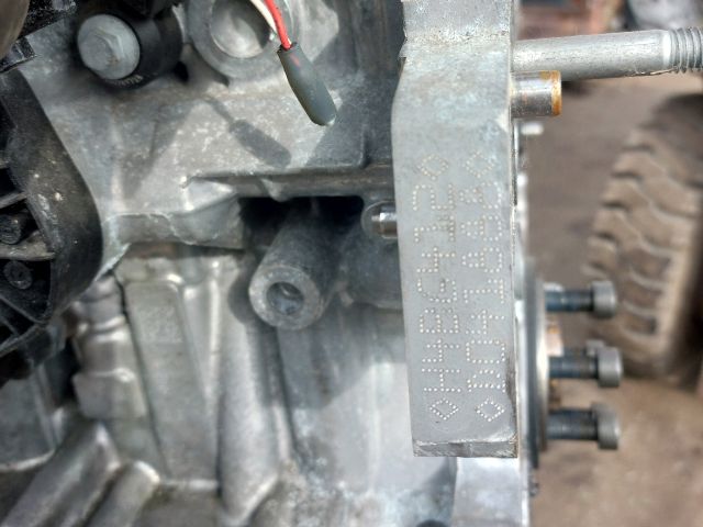 bontott RENAULT CLIO IV Motor (Fűzött blokk hengerfejjel)