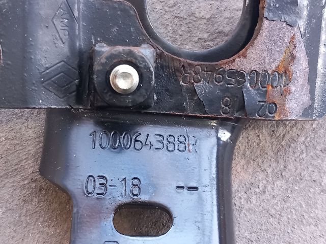 bontott RENAULT CLIO IV Motor Tartó Bak (Fém)