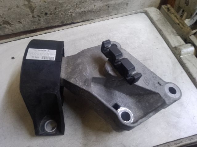 bontott RENAULT CLIO IV Motor Tartó Bak (Fém)