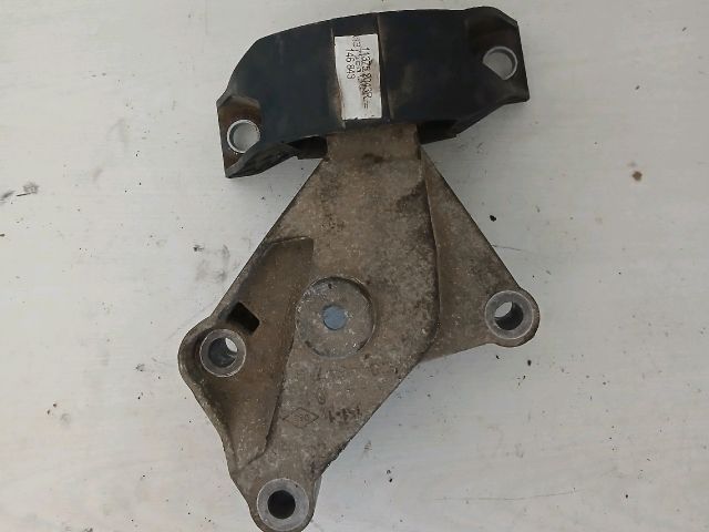 bontott RENAULT CLIO IV Motor Tartó Bak Jobb