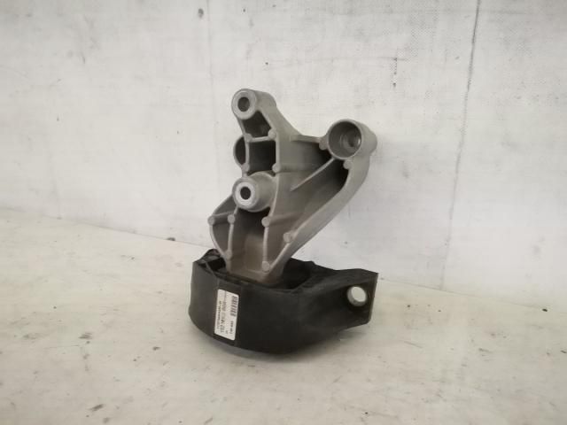 bontott RENAULT CLIO IV Motor Tartó Bak (Pozíciófüggetlen)