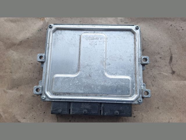 bontott RENAULT CLIO IV Motorvezérlő