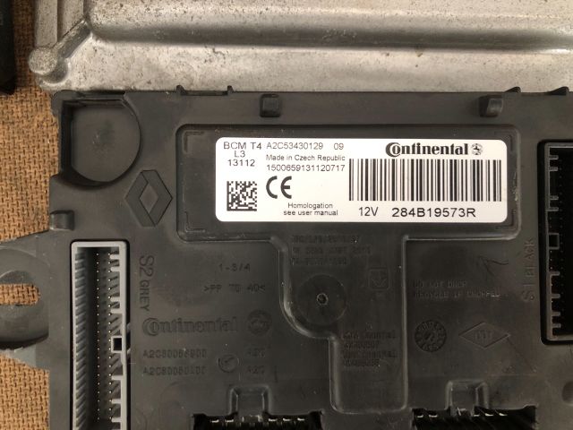 bontott RENAULT CLIO IV Motorvezérlő