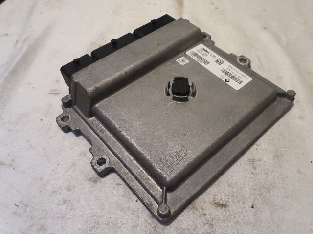 bontott RENAULT CLIO IV Motorvezérlő