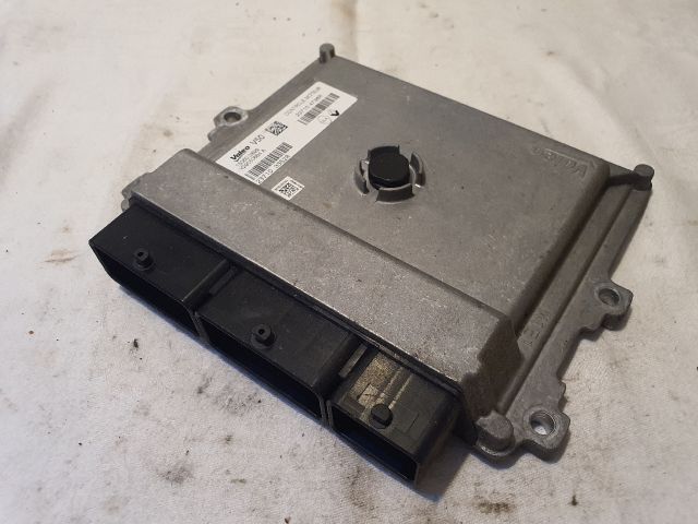 bontott RENAULT CLIO IV Motorvezérlő