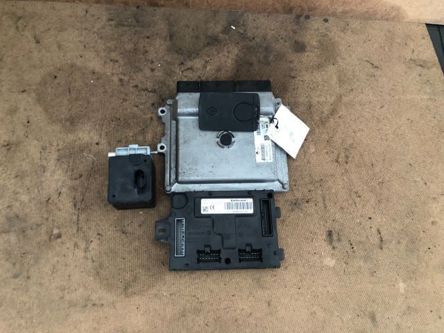 bontott RENAULT CLIO IV Motorvezérlő