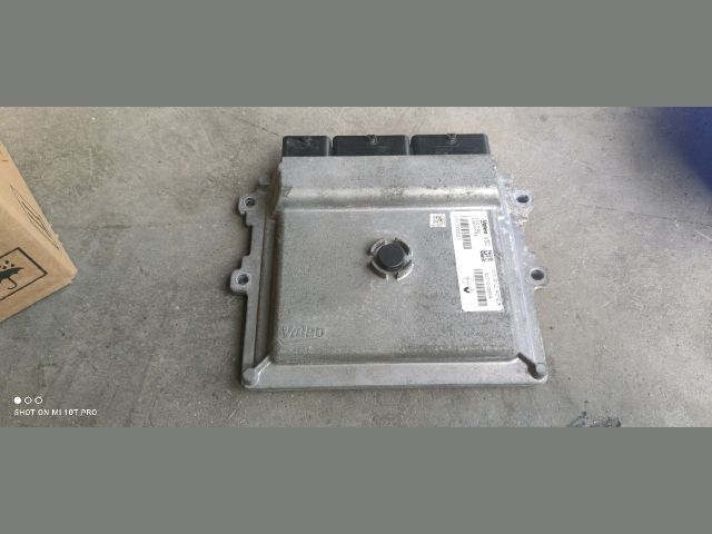 bontott RENAULT CLIO IV Motorvezérlő