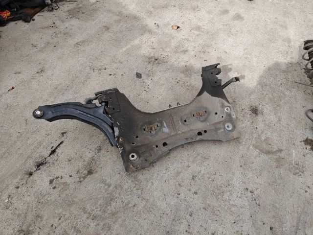 bontott RENAULT CLIO IV Első Bölcső