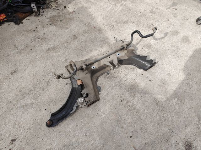 bontott RENAULT CLIO IV Első Bölcső