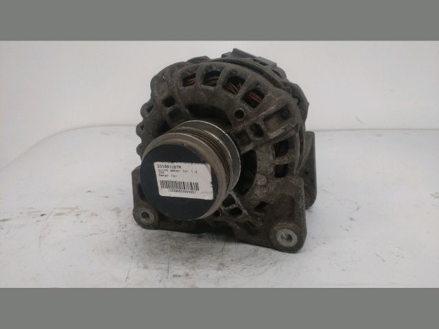 bontott RENAULT CLIO IV Generátor