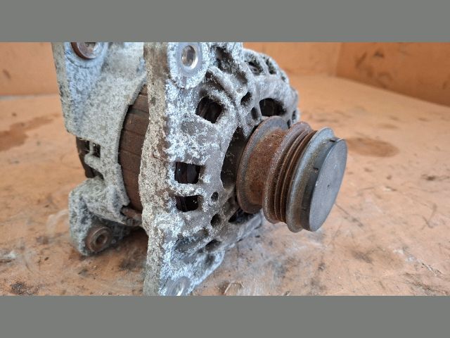 bontott RENAULT CLIO IV Generátor