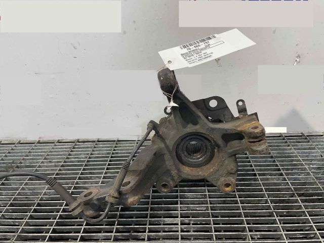 bontott RENAULT CLIO IV Jobb első Csonkállvány