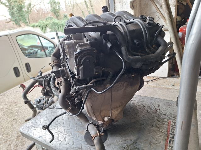 bontott RENAULT CLIO IV Komplett Motor (Segédberendezésekkel)