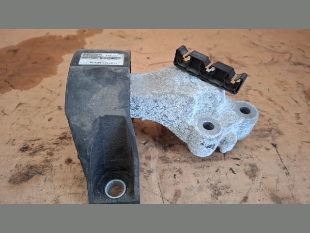 bontott RENAULT CLIO IV Motor Tartó Bak Jobb