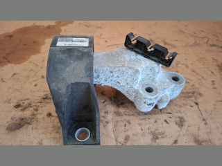 bontott RENAULT CLIO IV Motor Tartó Bak Jobb