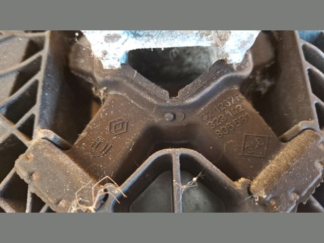 bontott RENAULT CLIO IV Motor Tartó Bak Jobb